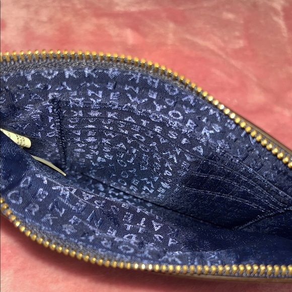 Kate Spade Navy Blue Classic Leather Wristlet Clutch NWOT - Picture 9 of 11